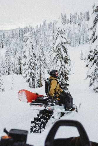 How to choose the right sled deck for your snowmobile and vehicle